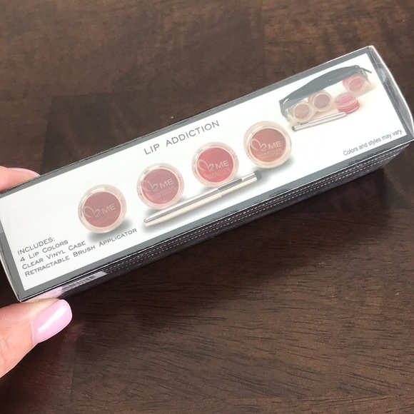 ME Makeover Essentials Other - Makeover Essentials Lip Addiction kit NWT four lipstick pots
